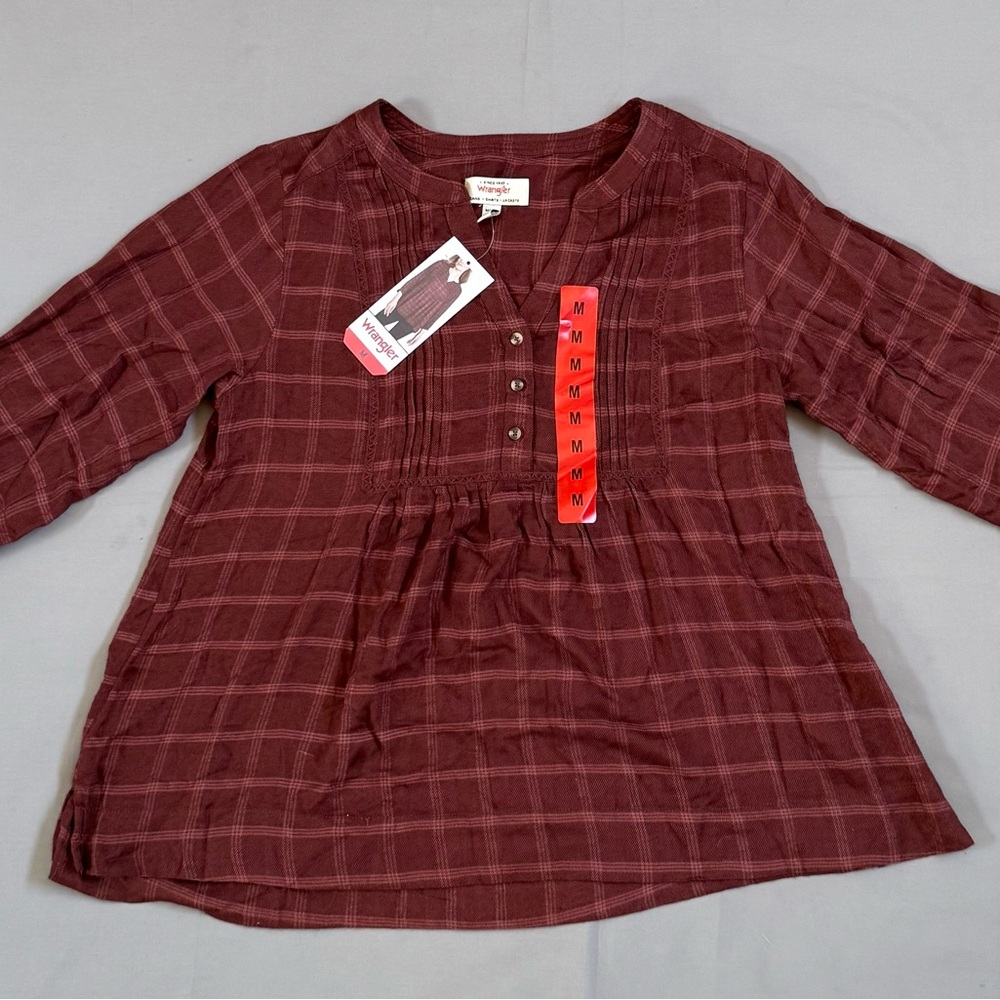 NWT Womenโs Wrangler Burgundyโ Plaid Western Blouse size M